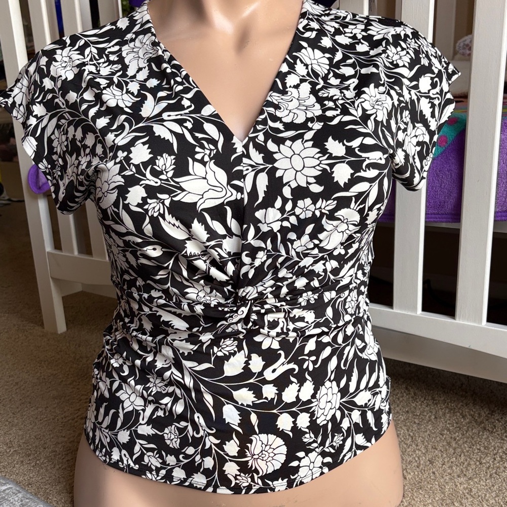 Vince Camuto Black and White Floral Twist-Detail Blouse